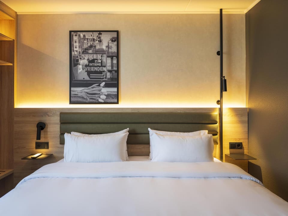 Superior Room, 1 King Bed | Desk, soundproofing, free WiFi, bed sheets