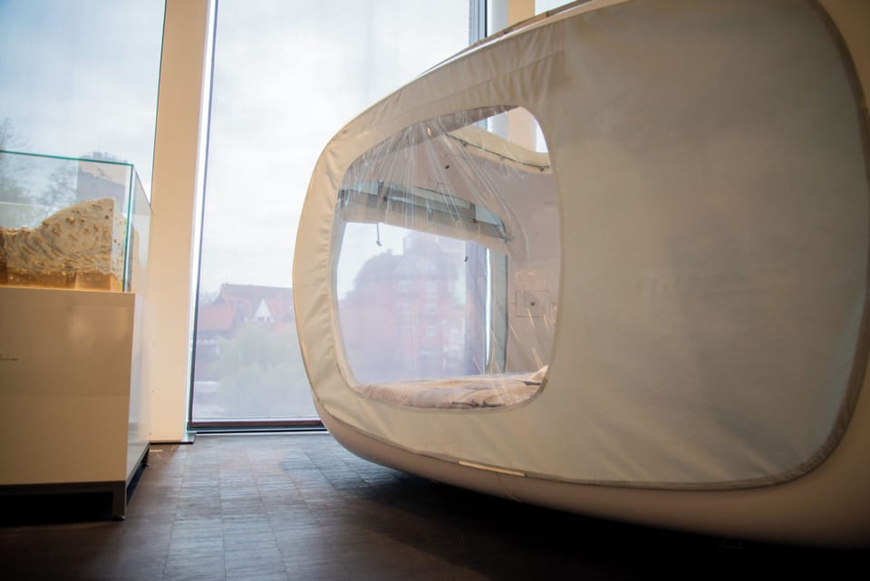 Comfort Tent, 1 Queen Bed, City View | Bed sheets