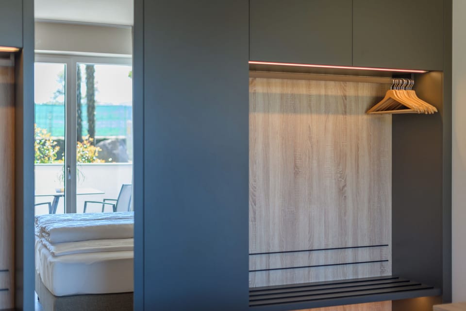Superior Suite | In-room safe, desk, blackout drapes, soundproofing