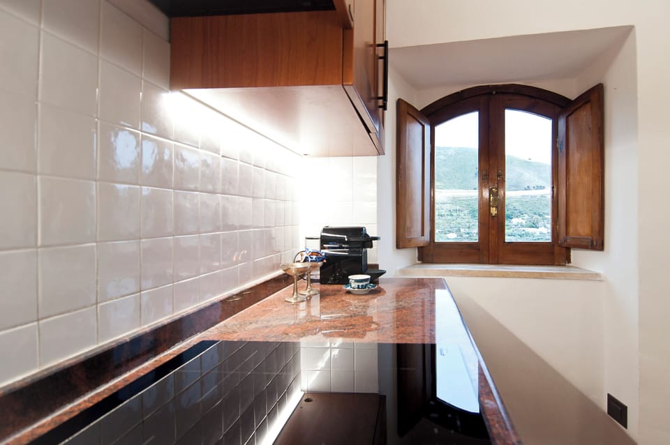 Apartment, Balcony, Sea View | Private kitchen