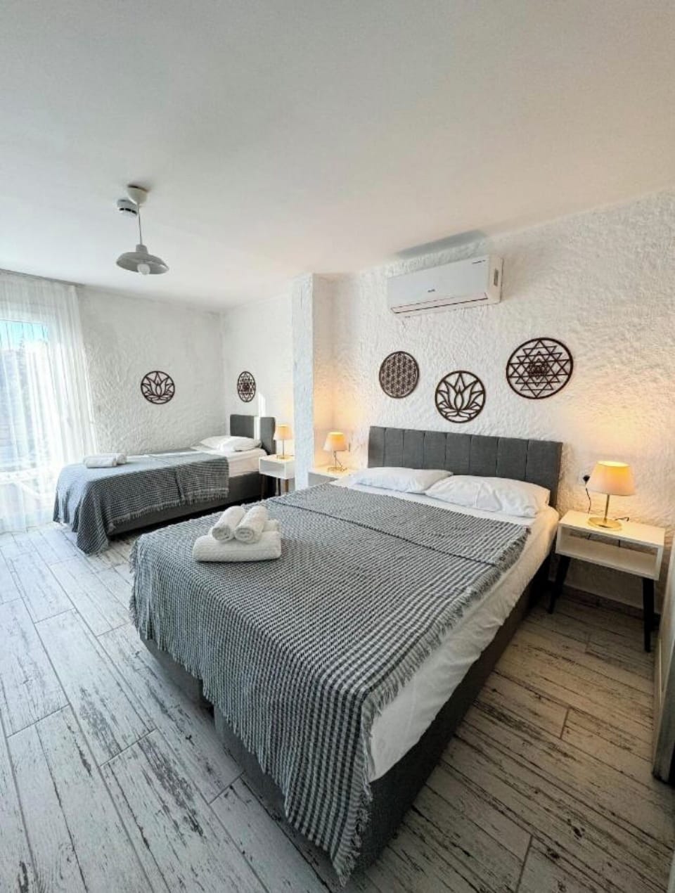 Comfort Room | Free WiFi