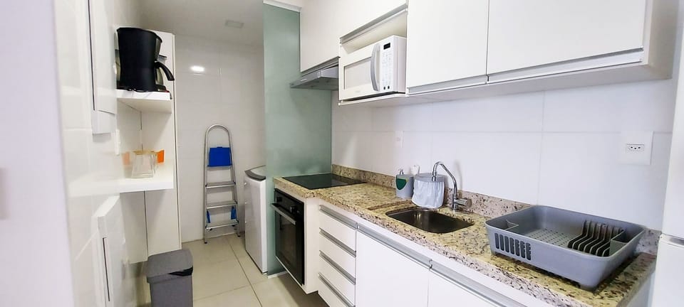 Basic Apartment | Private kitchen | Fridge, microwave, coffee/tea maker, blender