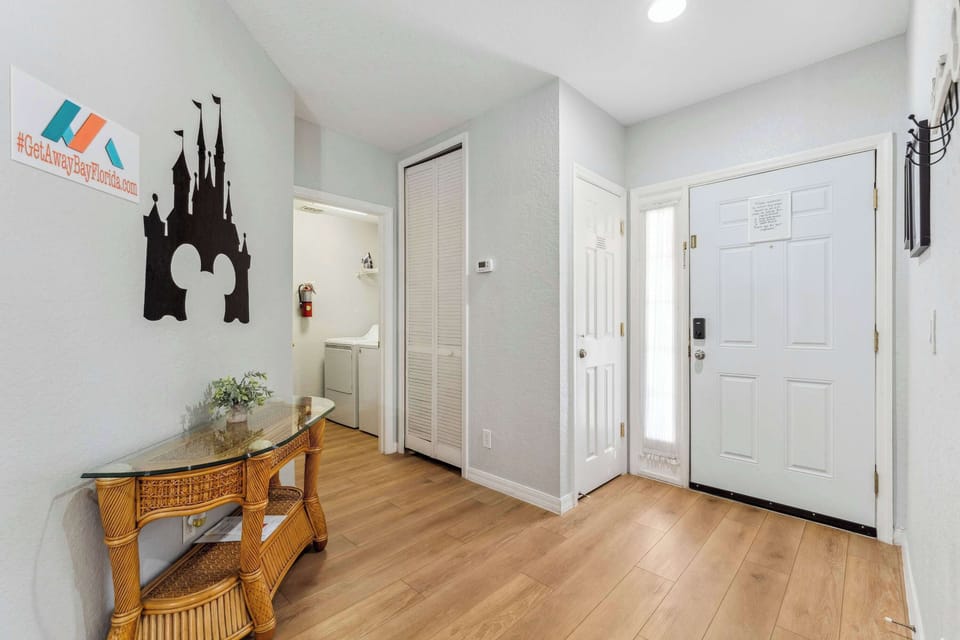 Condo, Multiple Beds, Pool Access, City View (Get Away Bay at Bahama Bay) | Interior