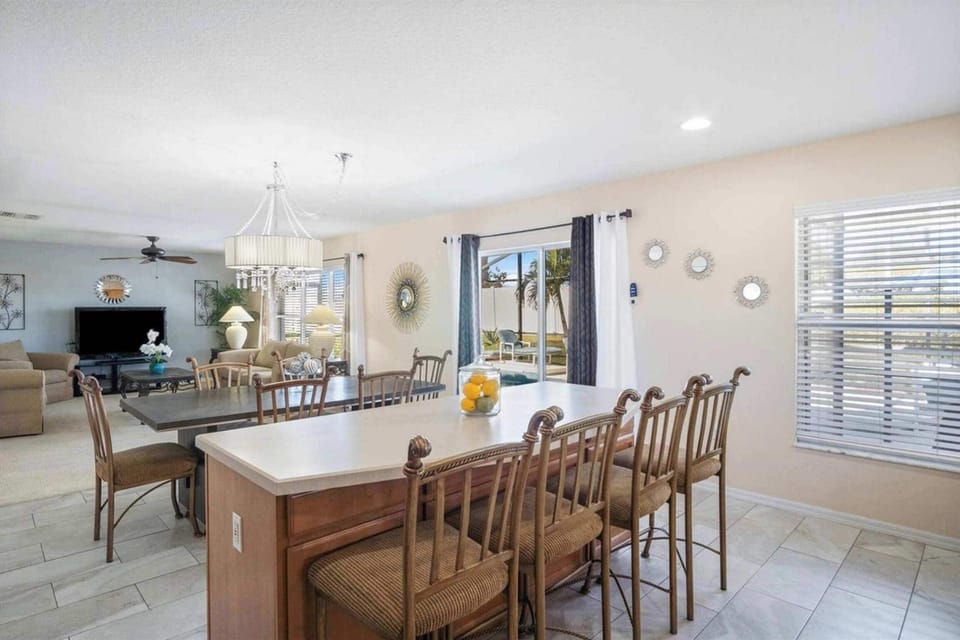 House, Multiple Beds, Pool Access, Pool View (Magic Oasis Retreat) | Dining