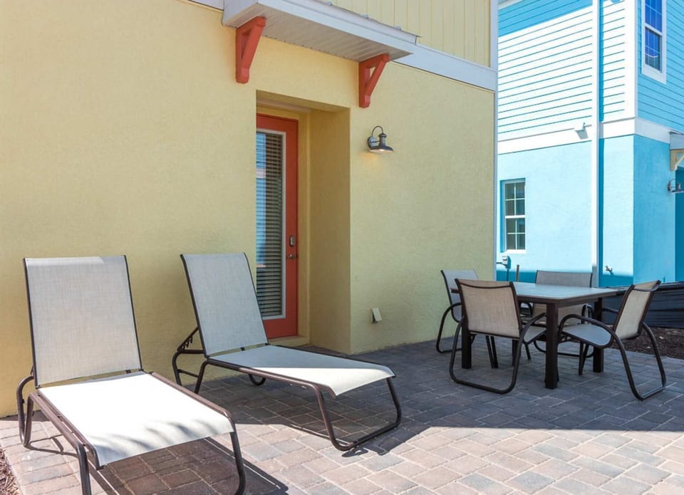House, Multiple Beds, Patio, City View (Parrotfish Place) | Outdoor dining