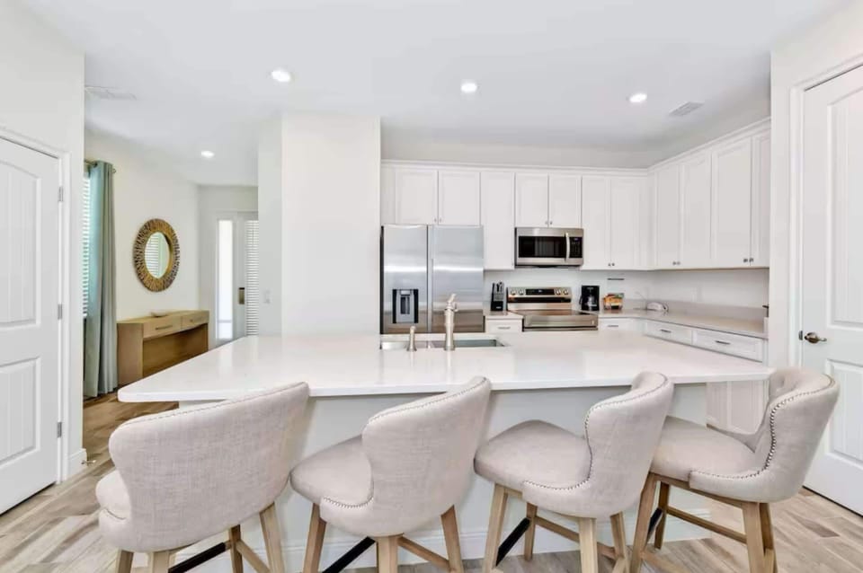 Townhome, Multiple Beds, Patio, Garden View (Pistachio Palace) | Private kitchen | Fridge, microwave, oven, stovetop