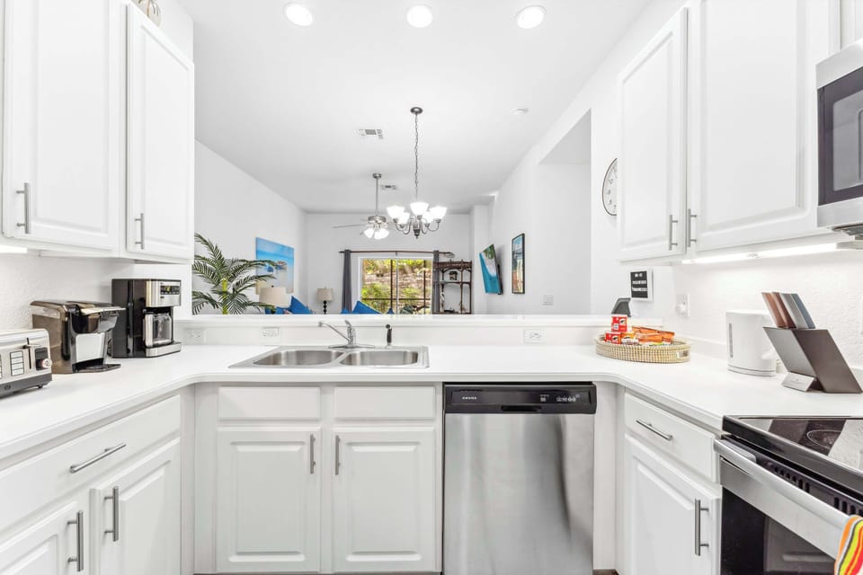 Condo, Multiple Beds, Hot Tub, Garden View (Serene Stay At Bahama Bay) | Private kitchen | Fridge, microwave, oven, stovetop