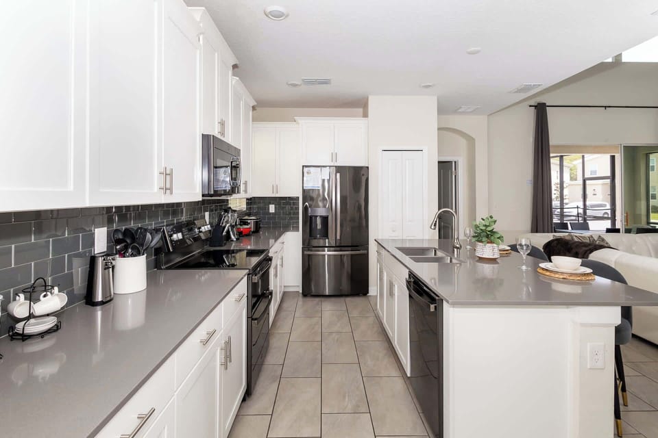 House, Multiple Beds, Pool Access, Pool View (Storeybook Escape) | Private kitchen | Fridge, microwave, oven, stovetop