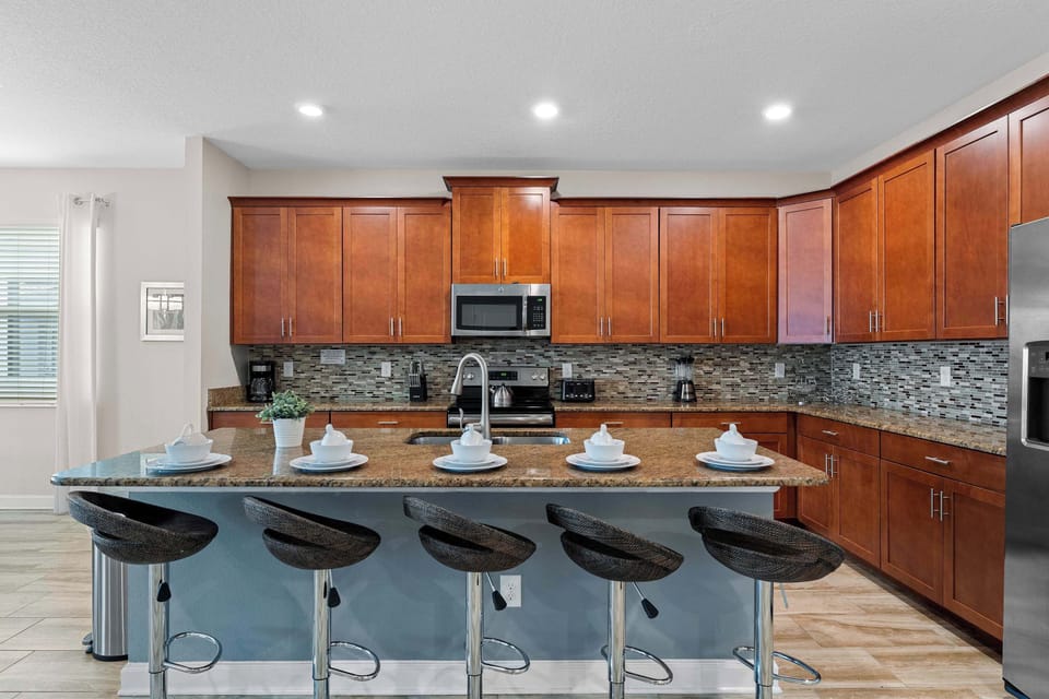 House, Multiple Beds, Pool Access, Pool View (Sun & Fun Storey Lake) | Private kitchen | Fridge, microwave, oven, stovetop