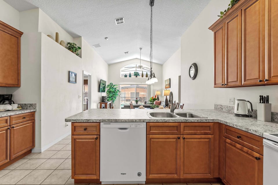 House, Multiple Beds, Pool Access, Pool View (Sunkist Getaway) | Private kitchen | Fridge, microwave, oven, stovetop
