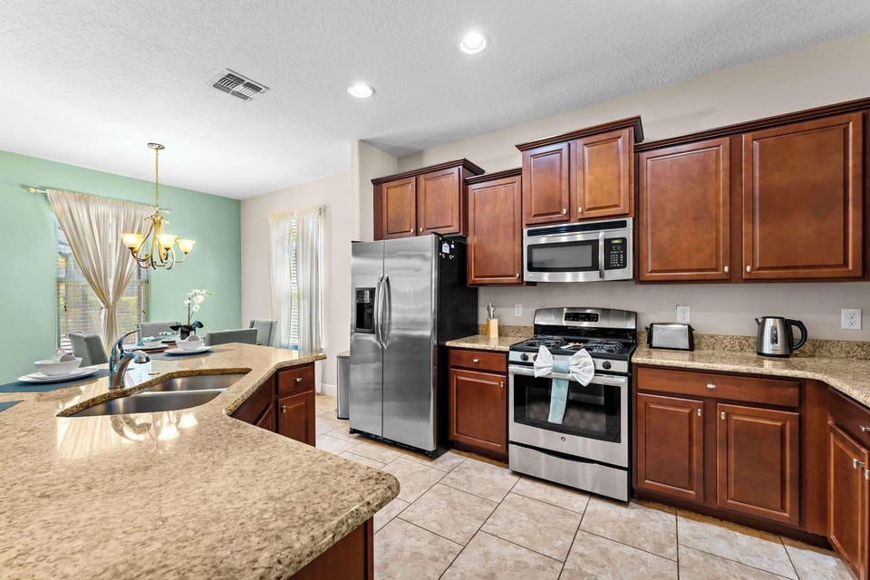 House, Multiple Beds, Pool Access, Pool View (The Magic Hideaway at Solterra) | Private kitchen | Fridge, microwave, oven, stovetop