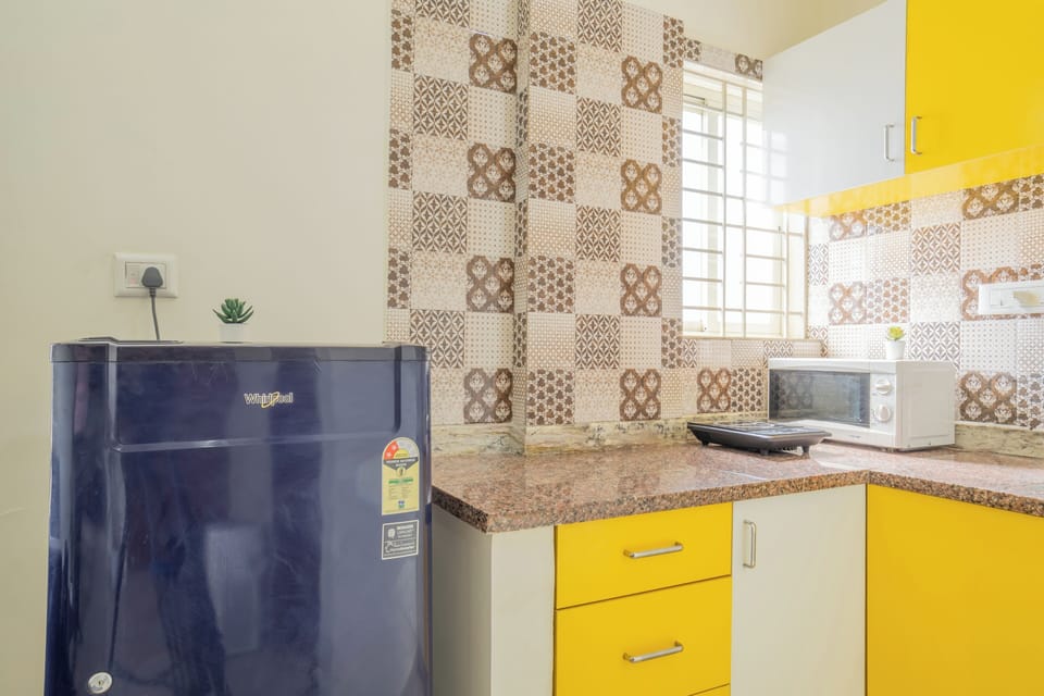 Studio, City View | Private kitchenette | Fridge, microwave, oven, dishwasher