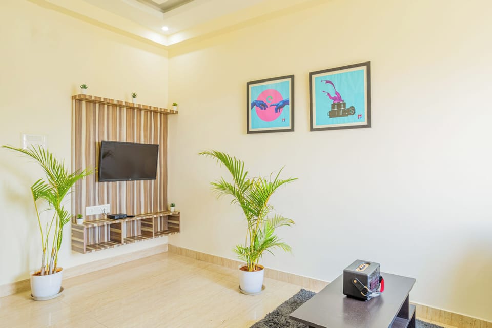 Studio, City View | Living area