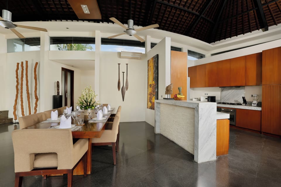 Family Villa, 4 Bedrooms, Private Pool | Dining room
