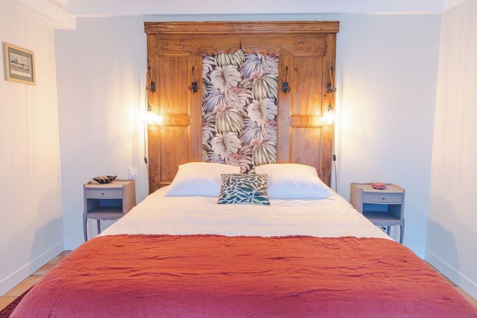 Double Room, 1 Queen Bed, Park View | Free WiFi, bed sheets