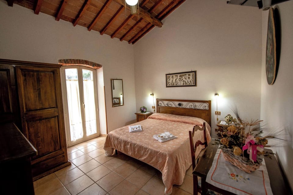 Double or Twin Room | Desk, WiFi (free)
