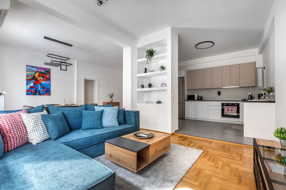 Apartment, 3 Bedrooms, Kitchen, City View | Living room | 55-inch Smart TV with digital channels, streaming services