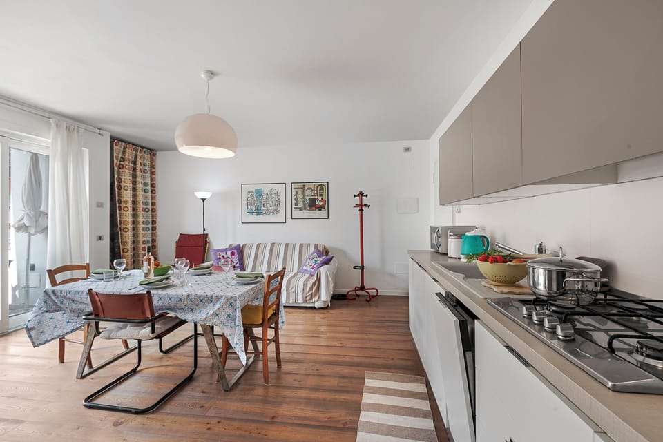 Standard Apartment, Multiple Bedrooms (Casa Clara) | Private kitchen | Fridge, microwave, stovetop, dishwasher