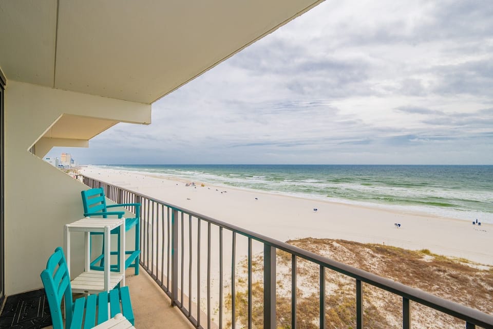 Condo, 2 Bedrooms | Property grounds