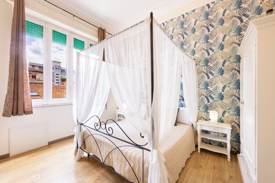Superior Room | In-room safe, desk, laptop workspace, blackout drapes