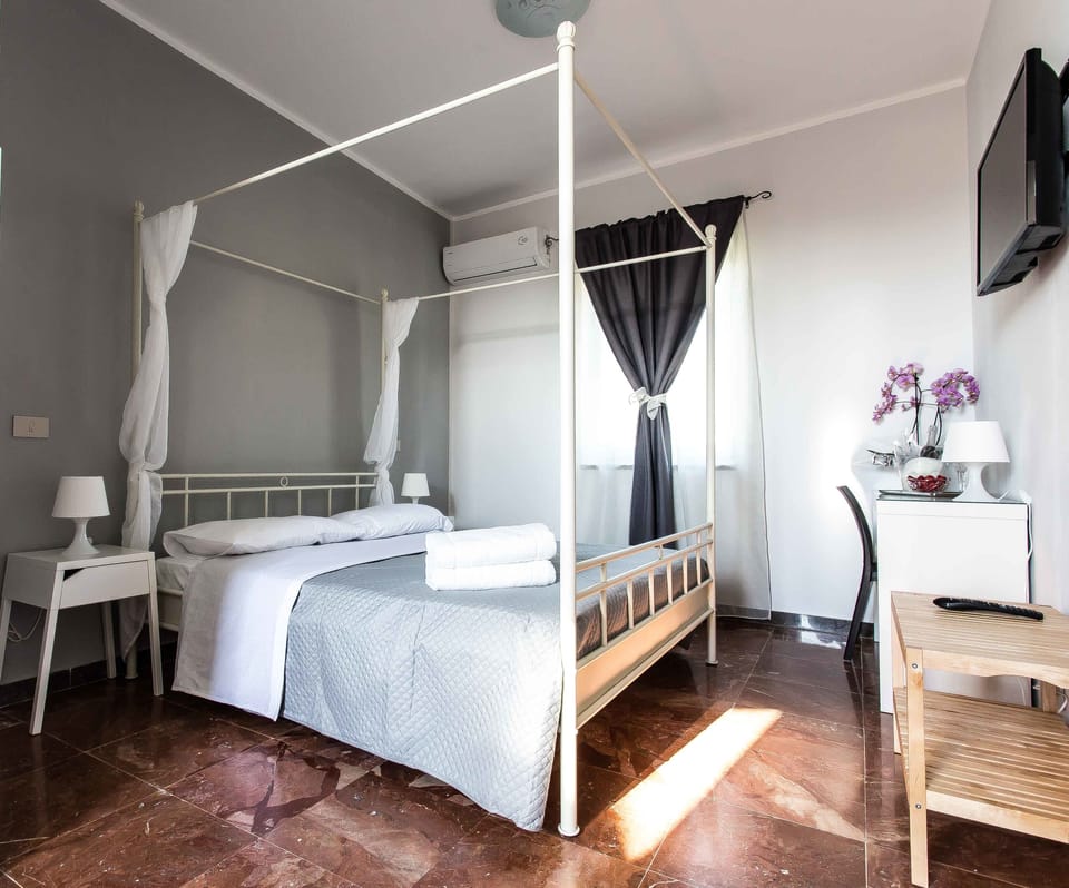Superior Double Room, Terrace | Outdoor dining