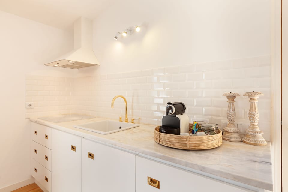 Superior Studio, Kitchenette, Poolside | Private kitchenette | Highchair
