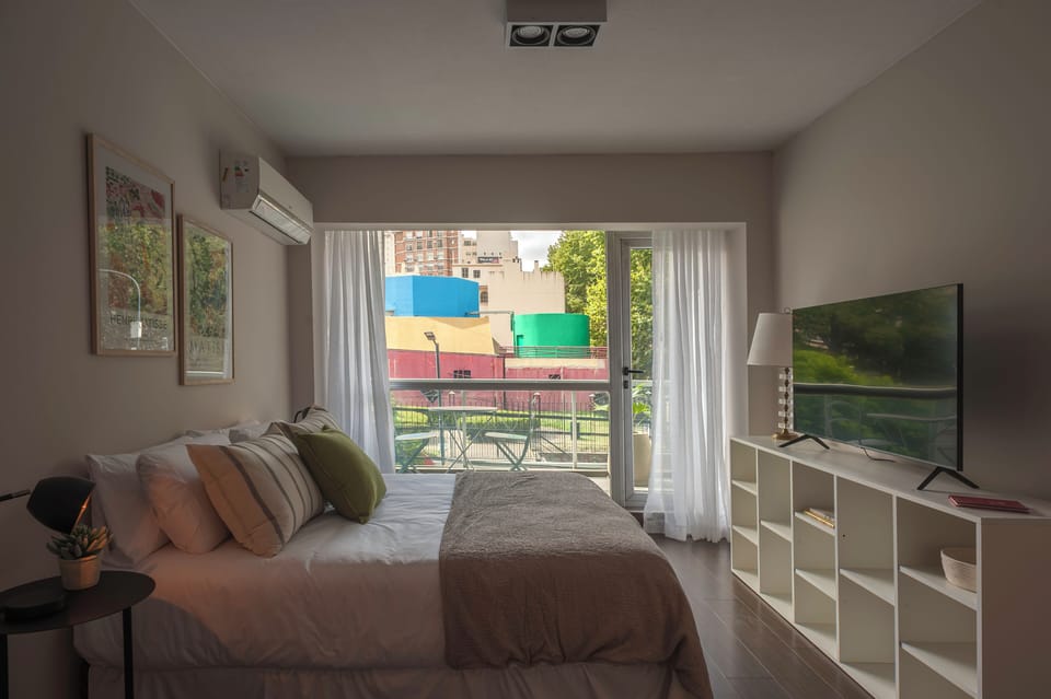 Iron/ironing board, cribs (surcharge), WiFi (free), bed sheets