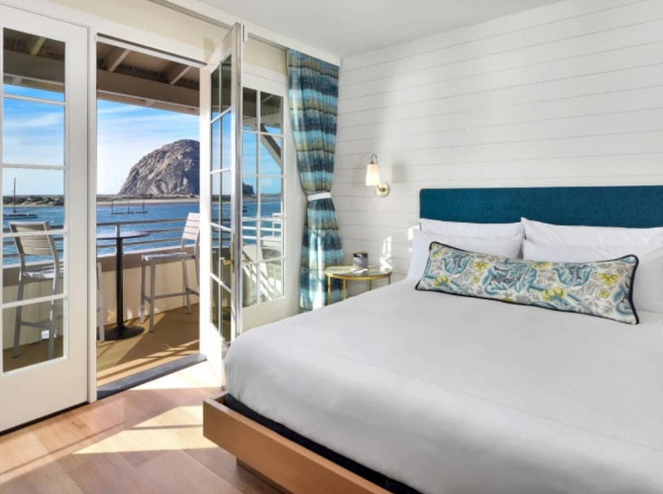 Individually decorated, individually furnished, soundproofing, free WiFi