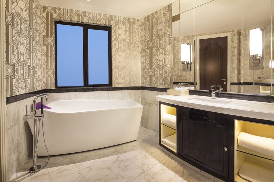 Classiq Double Suite | Bathroom | Free toiletries, hair dryer, towels