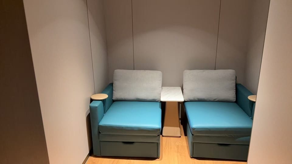 Premium bedding, desk, laptop workspace, WiFi (free)