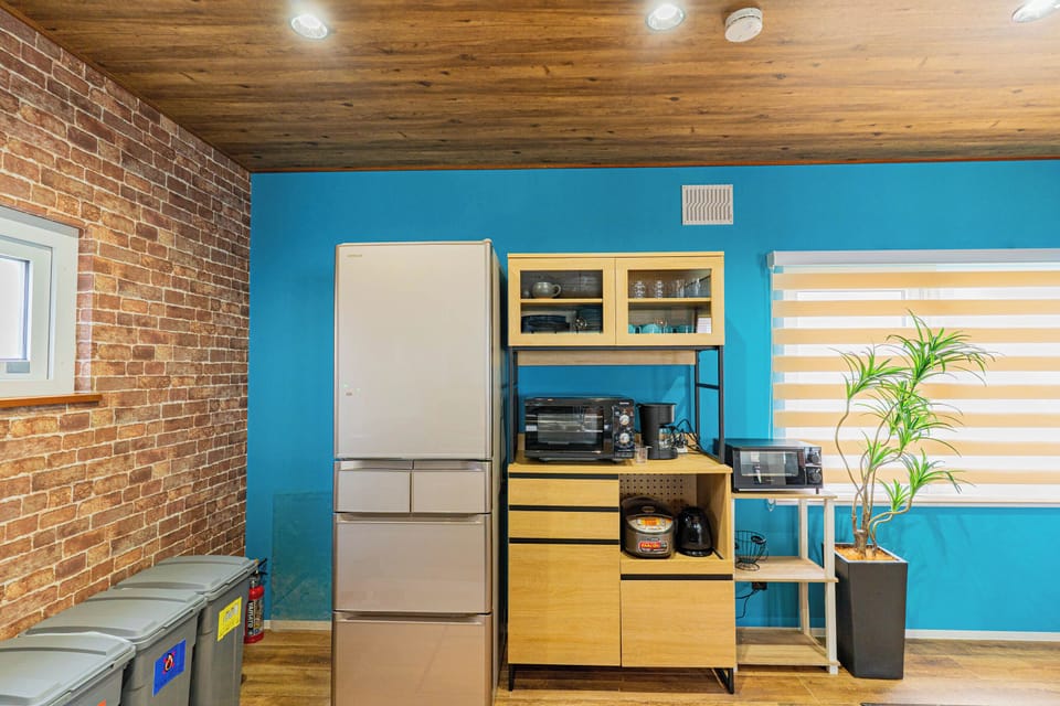 Full-size fridge, microwave, stovetop, toaster