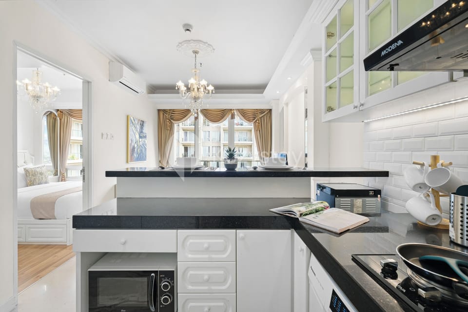 Apartment, 1 Bedroom, City View | Private kitchen | Full-size fridge, microwave, stovetop, cookware/dishes/utensils