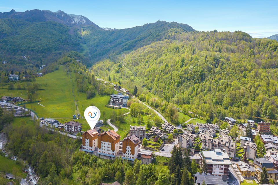 Standard Apartment, 2 Bedrooms, Balcony, Mountainside (Boutique Apartment Limone Ski In Ski) | Aerial view