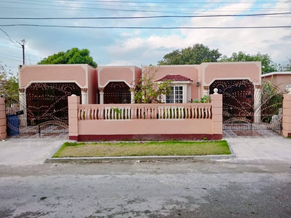 Apartment, 2 Bedrooms, Accessible, Smoking | Exterior