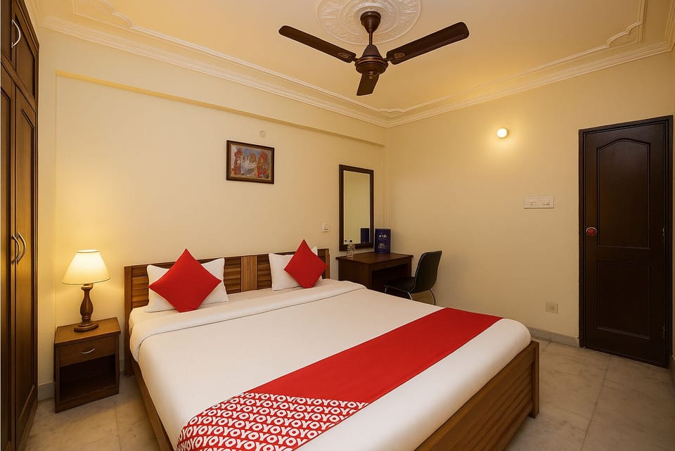 In-room safe, desk, laptop workspace, soundproofing