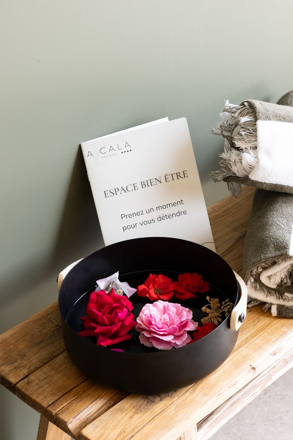 Sauna, steam room, Turkish bath, body treatments, aromatherapy