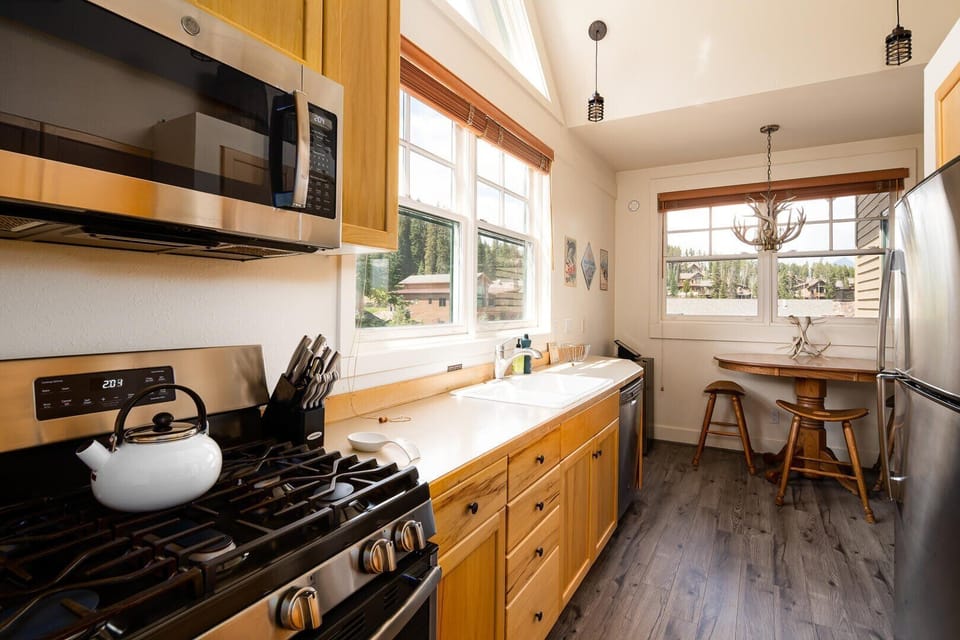 Townhome, 3 Bedrooms | Private kitchen | Coffee/tea maker