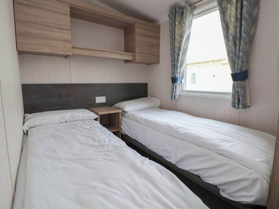 Caravan B8 Cottage in Towyn
