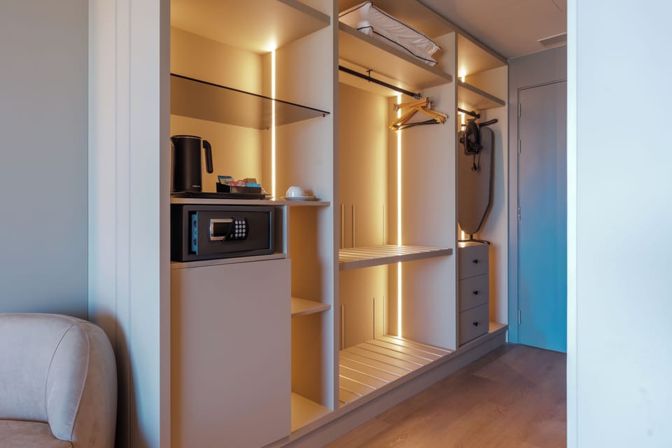 Minibar, in-room safe, desk, blackout drapes