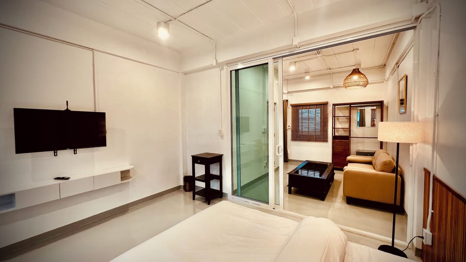 Executive Suite, City View | Desk, laptop workspace, soundproofing, free WiFi