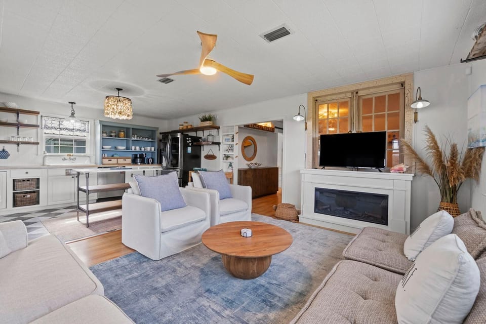 House, Multiple Beds (Latitude Adjustment Beach House) | Living area