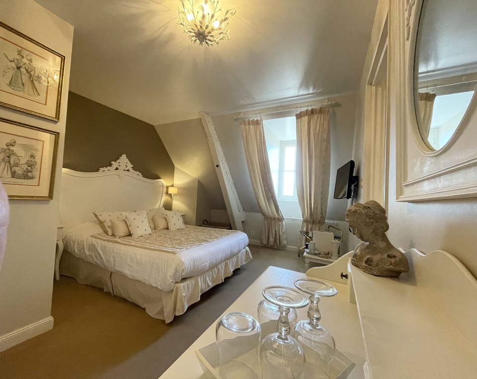 Deluxe Room | Premium bedding, Select Comfort beds, minibar, in-room safe