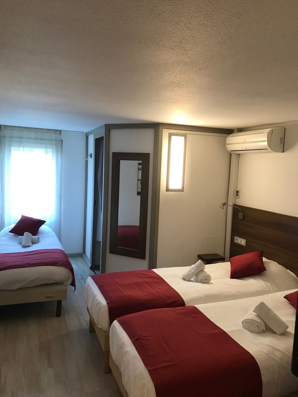 Triple Room | Desk, soundproofing, cribs (surcharge), WiFi (free)