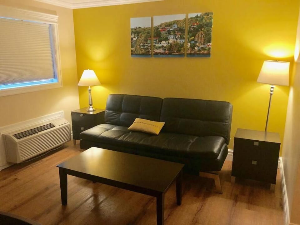 Standard Studio Suite | Free WiFi