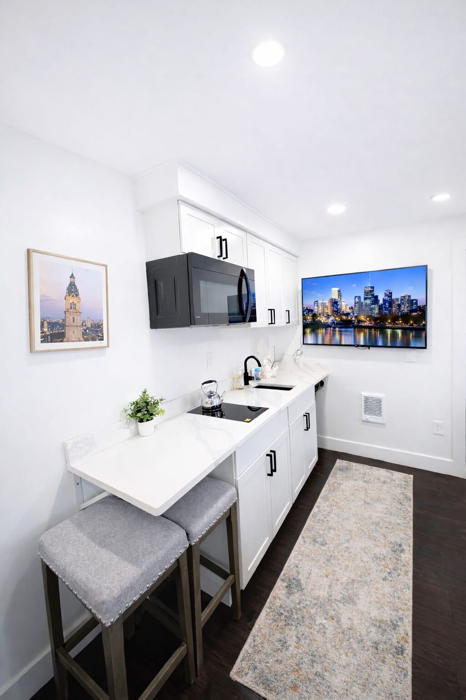 The Franklin 1 - 205 | Private kitchenette | Mini-fridge, microwave, stovetop, coffee/tea maker