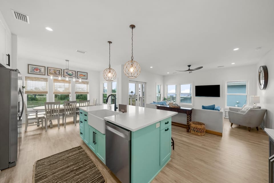 House, Beach View | Private kitchen | Full-size fridge, microwave, oven, stovetop