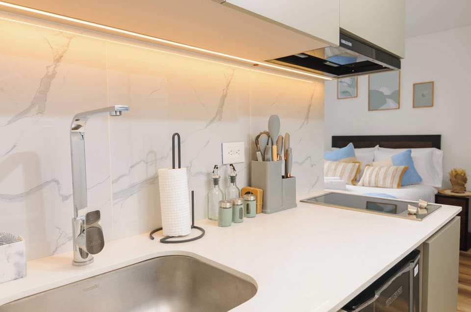 Apartment, 1 Double Bed, Balcony, City View (Taj 326) | Private kitchen | Coffee/tea maker
