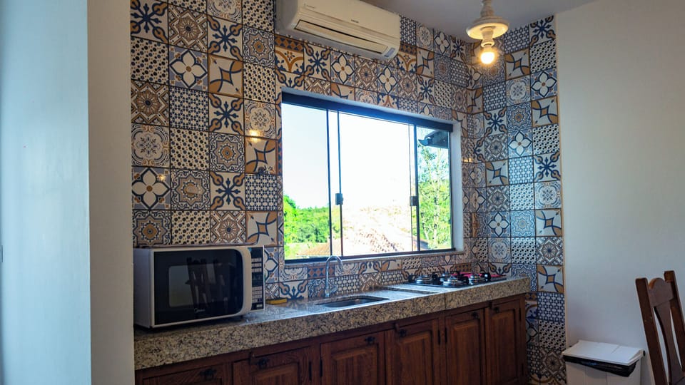 Classic House, Lanai, Courtyard View | Free WiFi