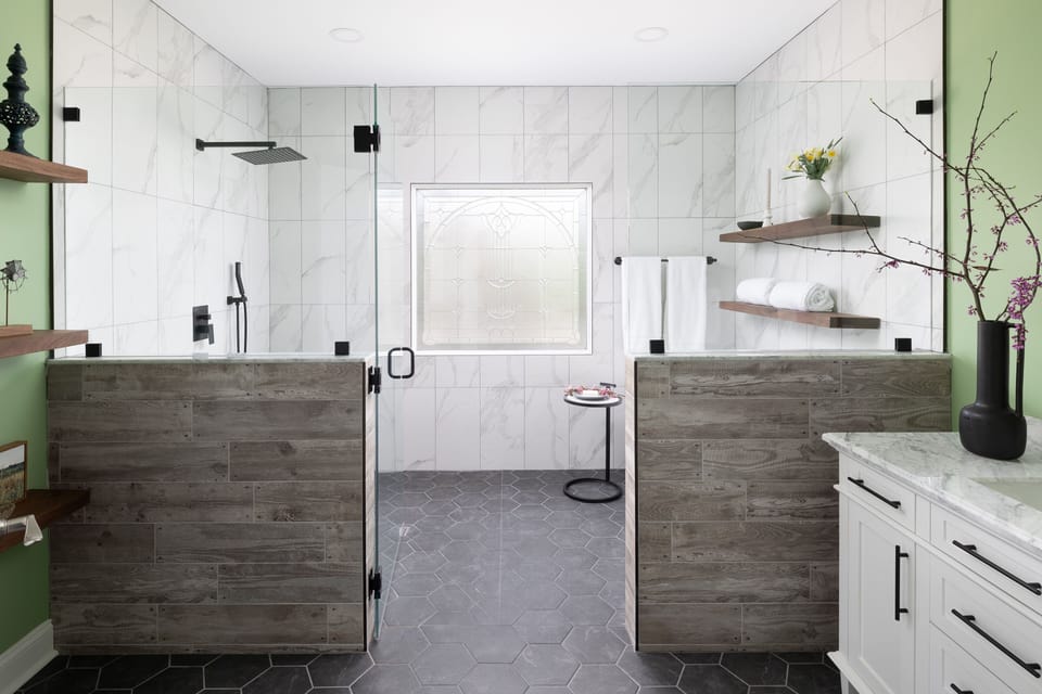 Signature Apartment, 1 King Bed with Sofa bed, Pets Allowed, Garden View | Bathroom | Designer toiletries, hair dryer, bathrobes, towels