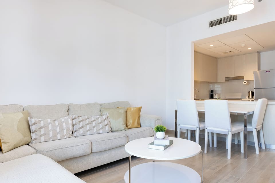 Apartment, 2 Bedrooms, Balcony, City View | Living area
